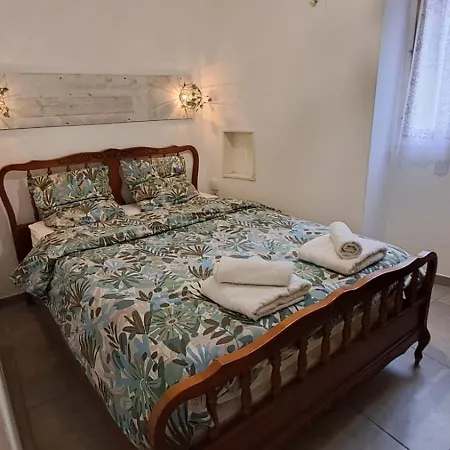 Διαμέρισμα Joli Avec Cour Interieure Εξ Λε Μπαν