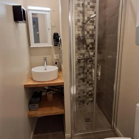 Joli Avec Cour Interieure