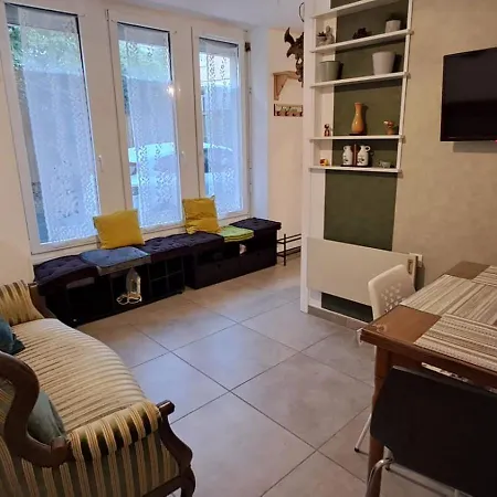 Joli Avec Cour Interieure Апартаменты Экс-ле-Бен