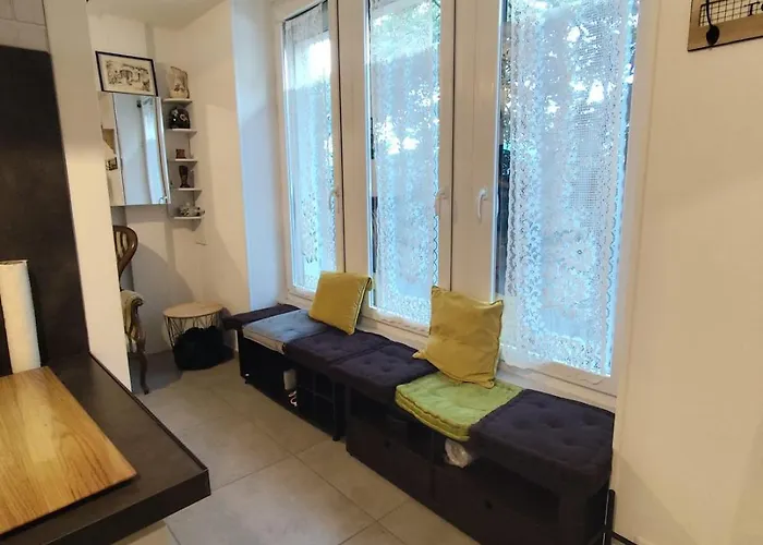 Joli Avec Cour Interieure Экс-ле-Бен