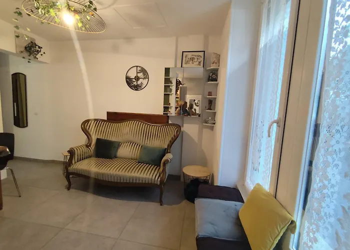 Apartment Joli Avec Cour Interieure Aix-les-Bains