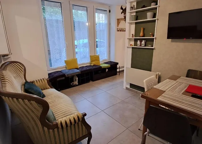 Apartment Joli Avec Cour Interieure *